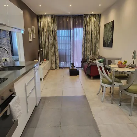 Appartamento Cosy 2 Bedroom Near Sea *