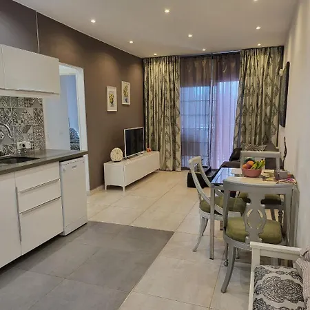 Appartamento Cosy 2 Bedroom Near Sea