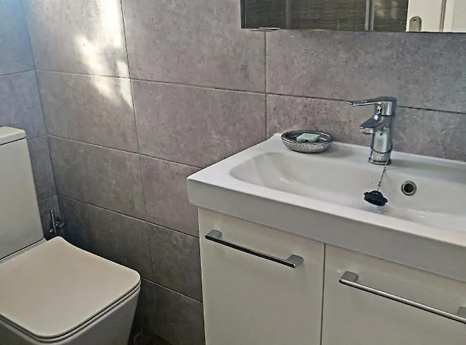 Cosy 2 Bedroom Near Sea