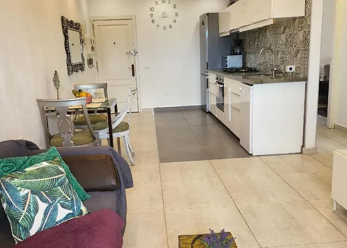 Apartment Cosy 2 Bedroom Near Sea