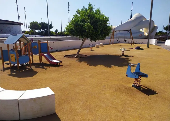 Cosy 2 Bedroom Near Sea