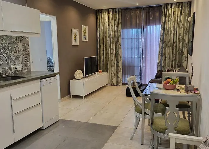 Apartamento Cosy 2 Bedroom Near Sea